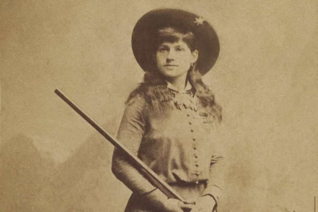 famous cowgirls annie oakley
